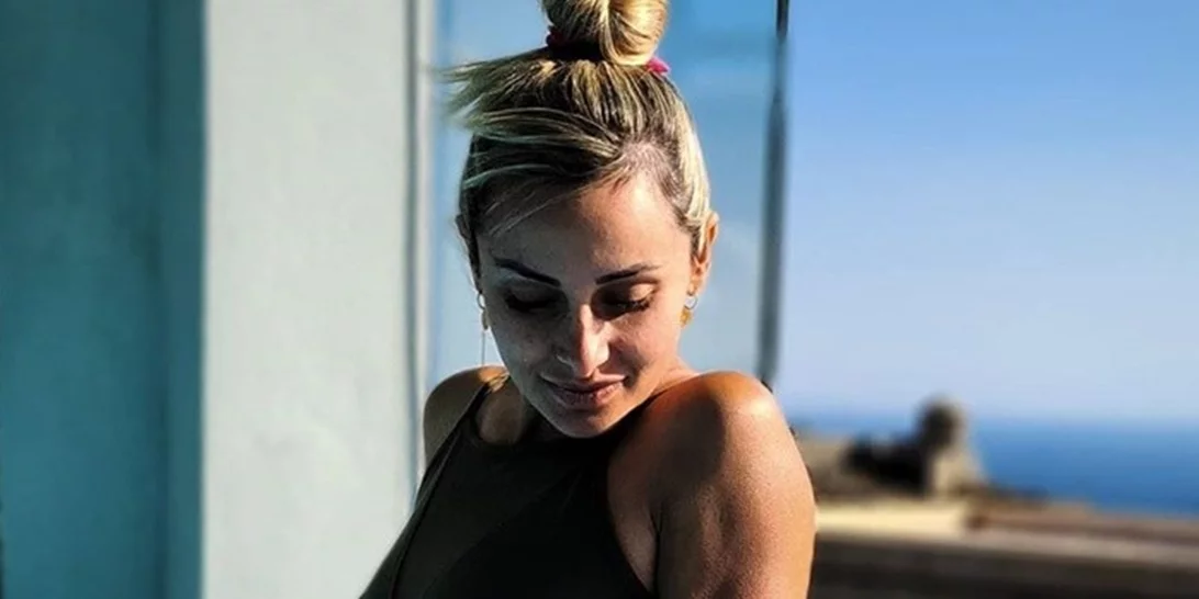 Η Βασιλική Μιλλούση φόρεσε το πιο θηλυκό μαγιό για εγκυμονούσες