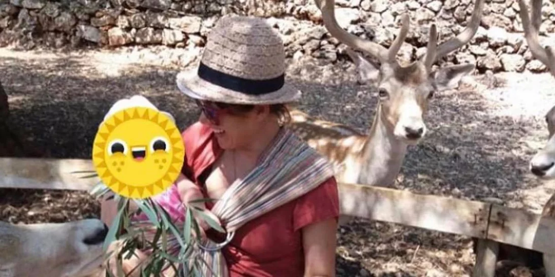 Κλέλια Ρένεση | Σπάνιες φωτογραφίες αγκαλιά με την ενός έτους κόρη της, Κοραλία