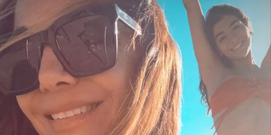 Δέσποινα Βανδή-Μελίνα Νικολαΐδη | Φωτογραφίζονται μαζί στην παραλία - Τα μπικίνι που επέλεξαν (pic)