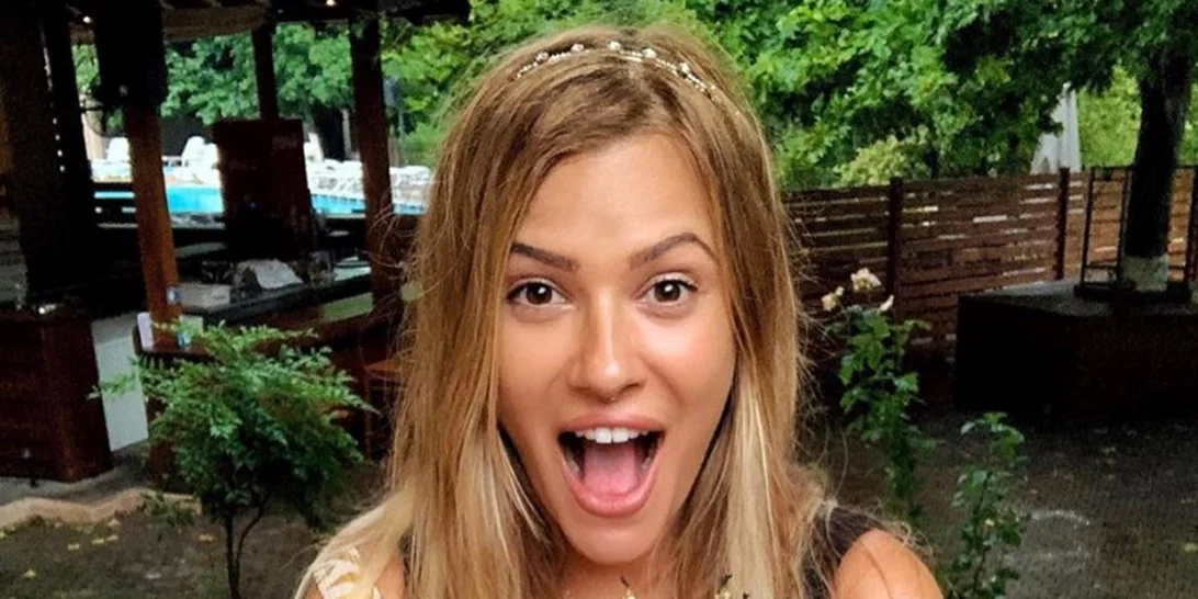 Γενέθλια για τη Λάουρα Νάργες | Η ηλικία της και η αποκάλυψη για τα 4 χρόνια ψυχοθεραπεία