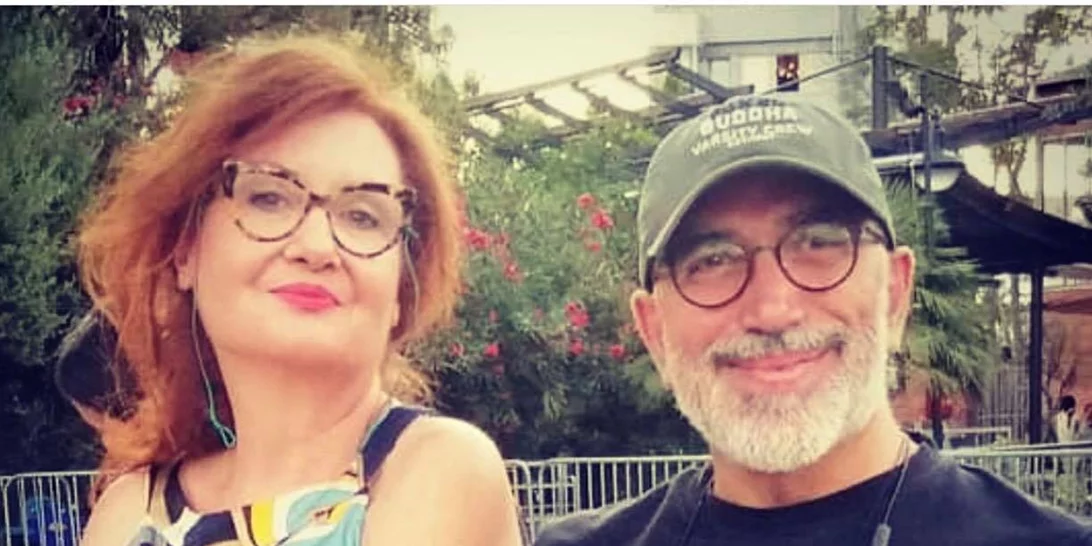 Φωτεινή Ντεμίρη | Η «Κανέλα» από το «Καφέ της Χαράς» ποζάρει με μαγιό στα 59 της και εντυπωσιάζει