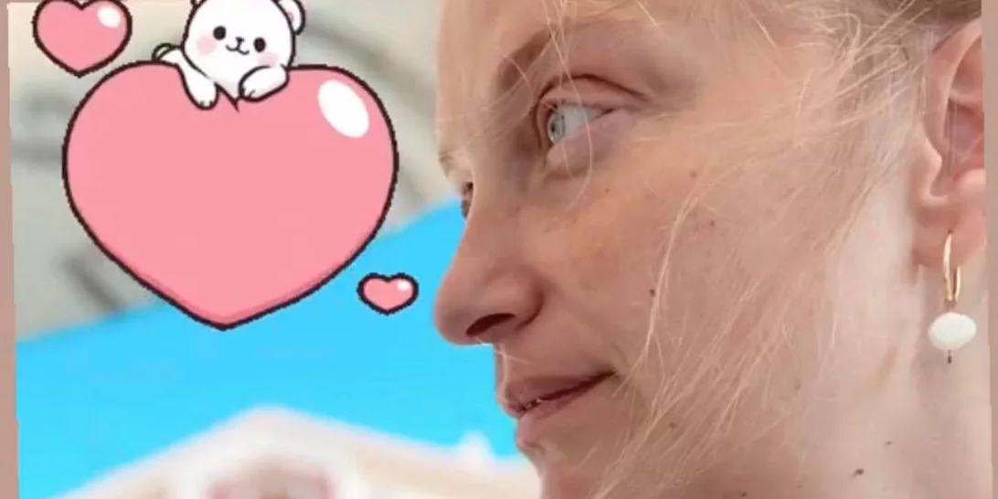 Η Λένα Δροσάκη δημοσίευσε για πρώτη φορά φωτογραφία αγκαλιά με τον ενός μηνός γιο της