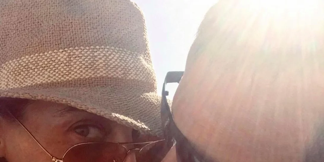 Ελεονώρα Μελέτη | Φωτογραφίζεται στην παραλία χωρίς μακιγιάζ με τον Θοδωρή Μαροσούλη και στέλνει τη δική της απάντηση στους επικριτές της