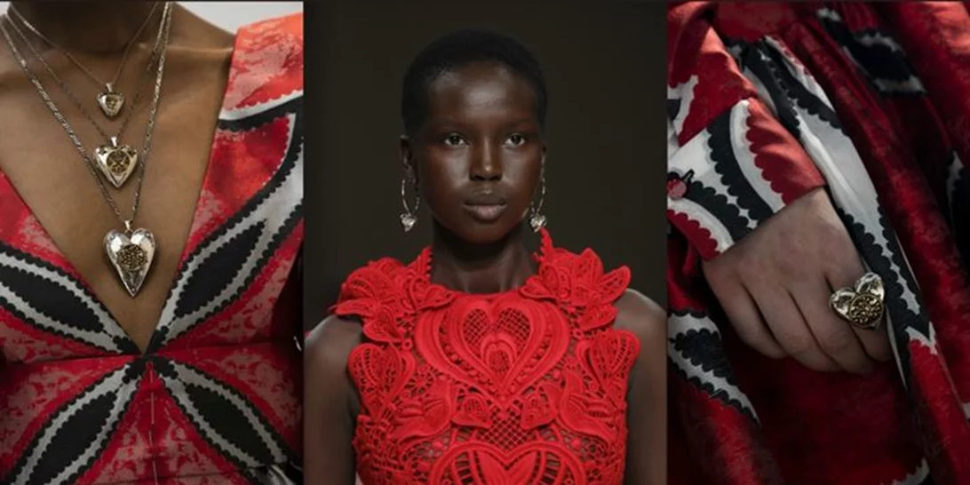 Alexander McQueen | Τα heart lockets κοσμήματα της συλλογής AW20 γίνονται η νέα fashion εμμονή