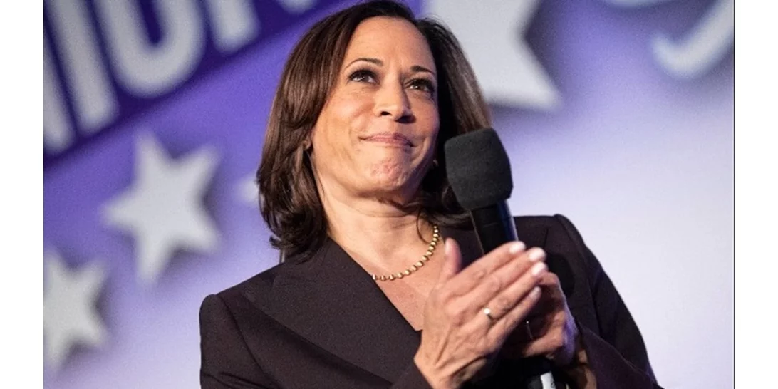 Kamala Harris | Η αγάπη της για τις πέρλες κρύβει ένα βαθύτερο από τον προφανή συμβολισμό
