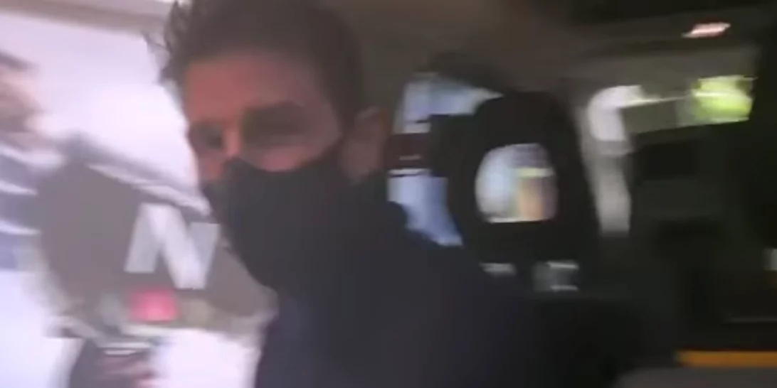 Ο Tom Cruise παρακολούθησε φορώντας μάσκα την ταινία «Tenet» σε κινηματογράφο στο Λονδίνο