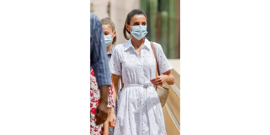 Η βασίλισσα Letizia φόρεσε τo απαραίτητο φόρεμα του φετινού καλοκαιριού