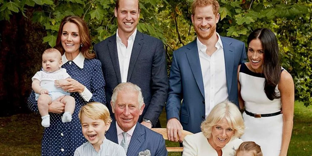 Η δυσάρεστη αλήθεια πίσω από την οικογενειακή φωτογραφία για τα 70α γενέθλια του Πρίγκιπα Καρόλου