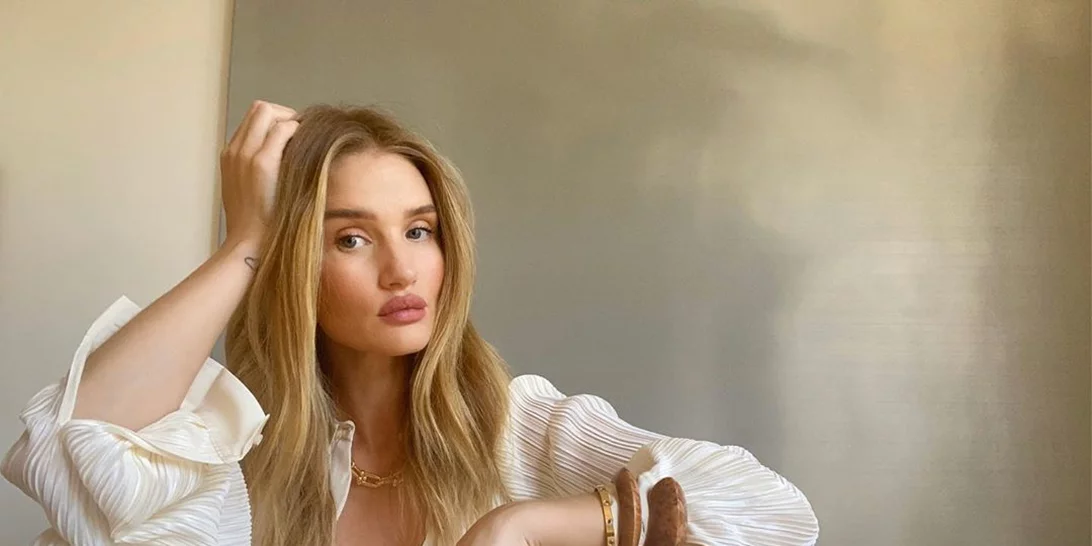 About Face | Το νέο beauty series της Rosie Huntington-Whiteley μόλις έκανε πρεμιέρα