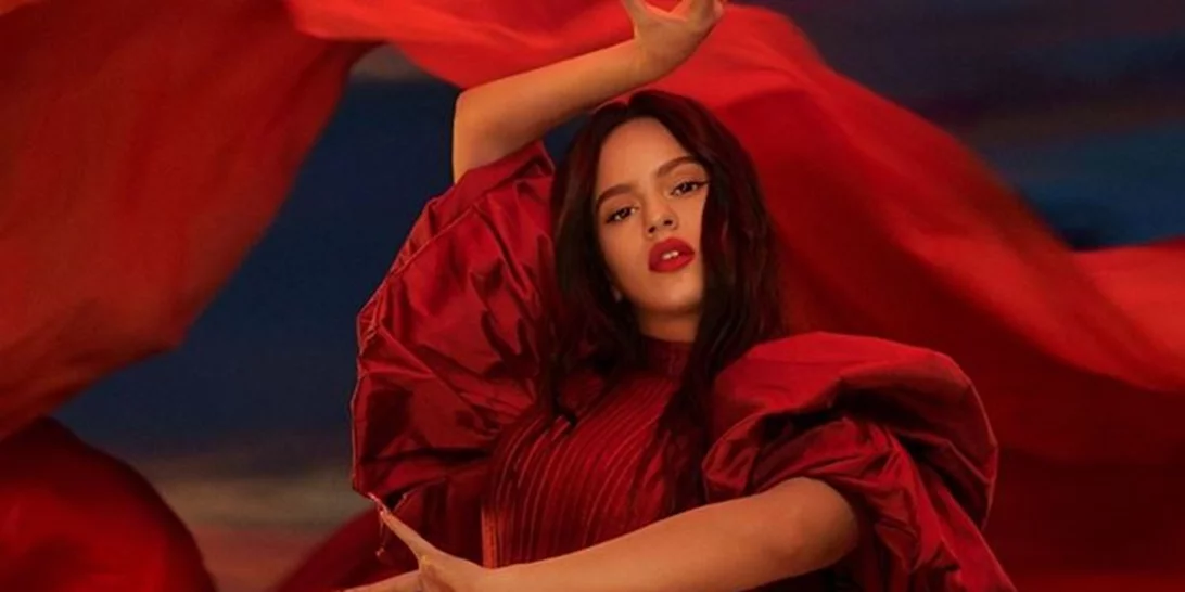 Η Rosalía είναι η νέα Viva Glam Ambassador της MAC Cosmetics