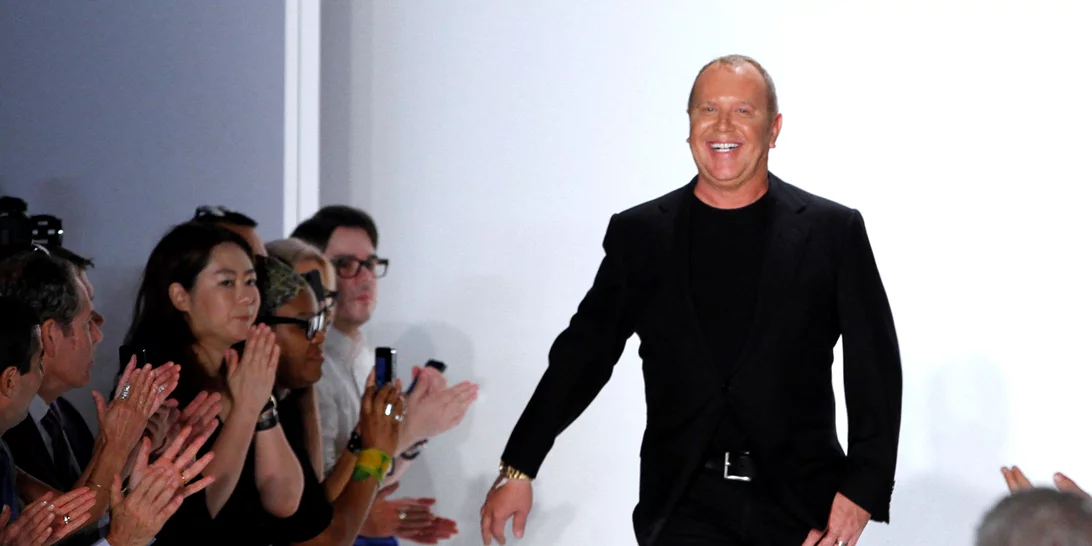 O Michael Kors εξηγεί πώς μπορείς να ντυθείς με αυτοπεποίθηση για κάθε video call