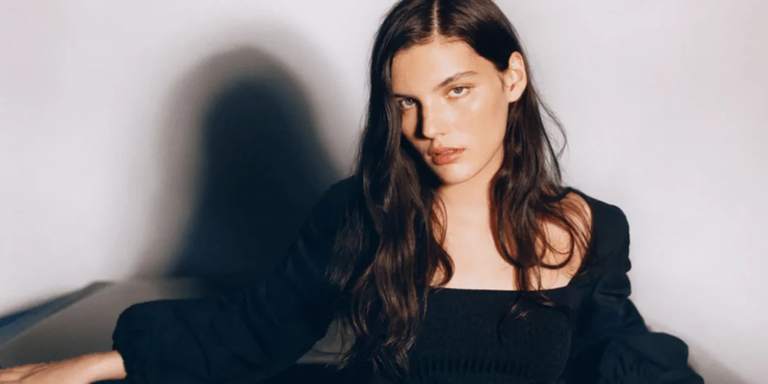 Puff-sleeved φορέματα που αναβαθμίζουν την επιστροφή στην πόλη