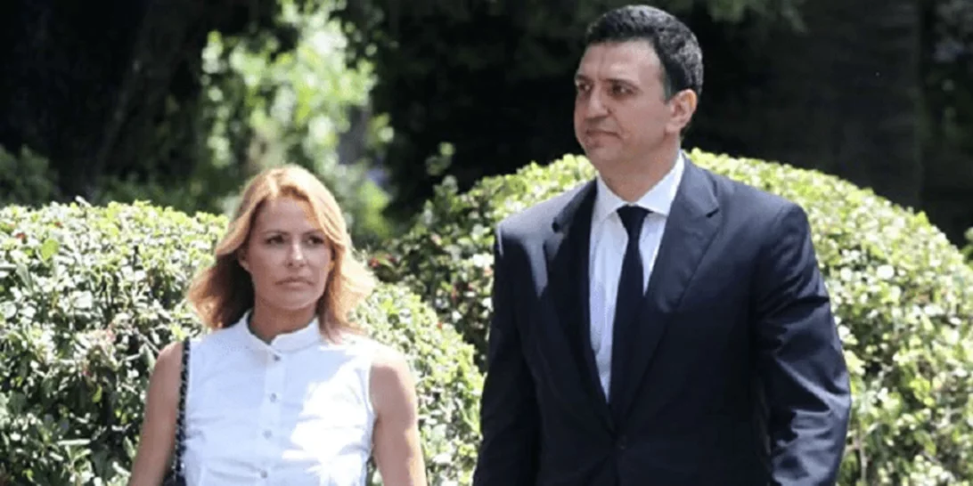 Τζένη Μπαλατσινού | Στόλισε το χριστουγεννιάτικο δέντρο λίγο πριν γίνει μαμά για τέταρτη φορά