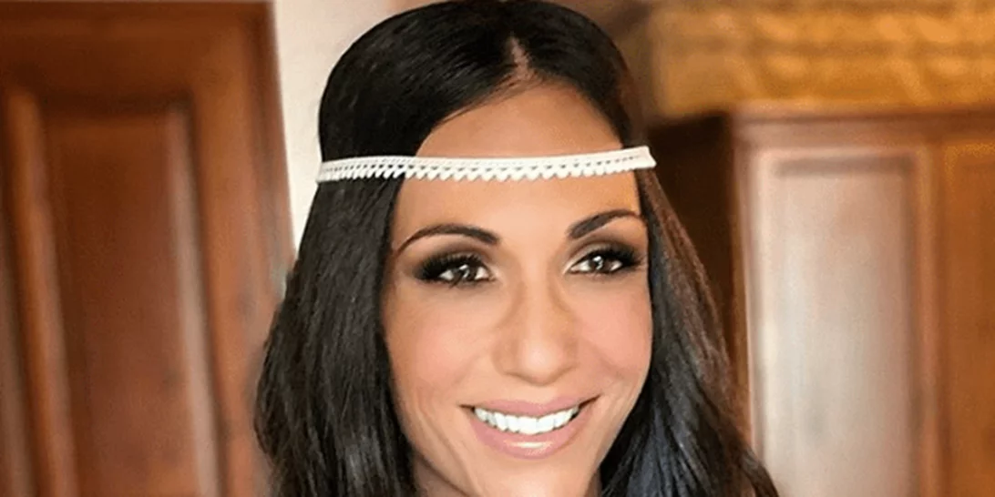 Ανθή Βούλγαρη - Κώστας Κωνσταντινίδης | Ο γάμος του ζευγαριού στο Πήλιο, το boho νυφικό, οι μπότες & τα sneakers