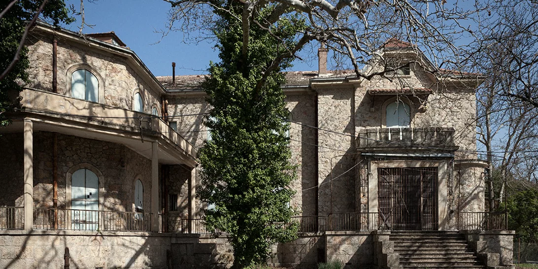 Βανδαλισμό στους τάφους του Παύλου και της Φρειδερίκης στο Τατόι, διαπίστωσε η αστυνομία