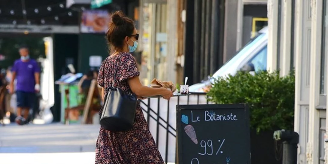 Η Katie Holmes κράτησε την πιο chic τσάντα