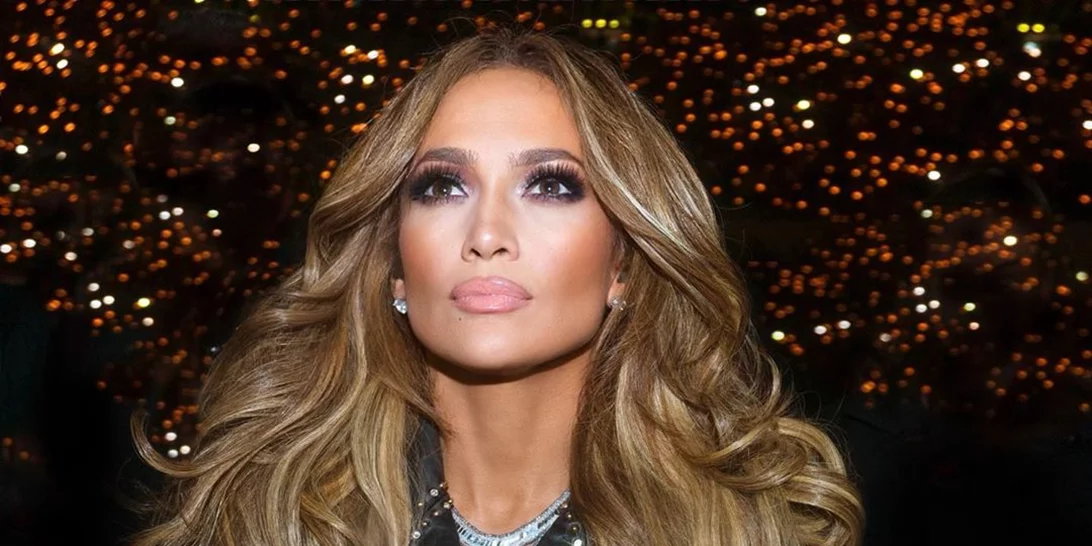 Θυμάσαι τα μαλλιά της JLo στο Super Bowl; Ο κομμωτής της μόλις αποκάλυψε πώς μπορείς να τα αντιγράψεις