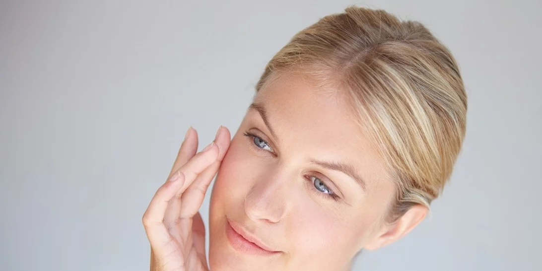 Οι χρυσοί κανόνες του skincare που αν υιοθετήσεις από τώρα θα ευγνωμονείς τον εαυτό σου σε μερικά χρόνια