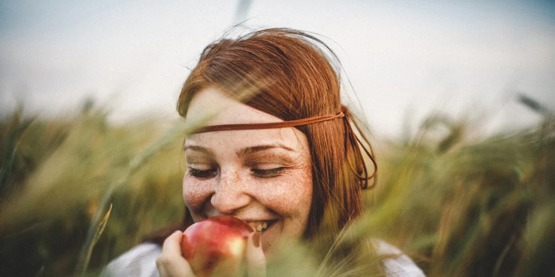 Αυτή η σειρά προσώπου μεταφέρει στην επιδερμίδα όλα τα οφέλη των φρούτων και λαχανικών