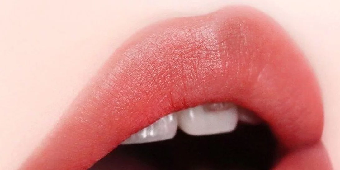 Πόσα ακόμα MAC κραγιόν αντέχει το νεσεσέρ σου; Γιατί μόλις έφτασαν στα χέρια μας τα νέα λανσαρίσματα!