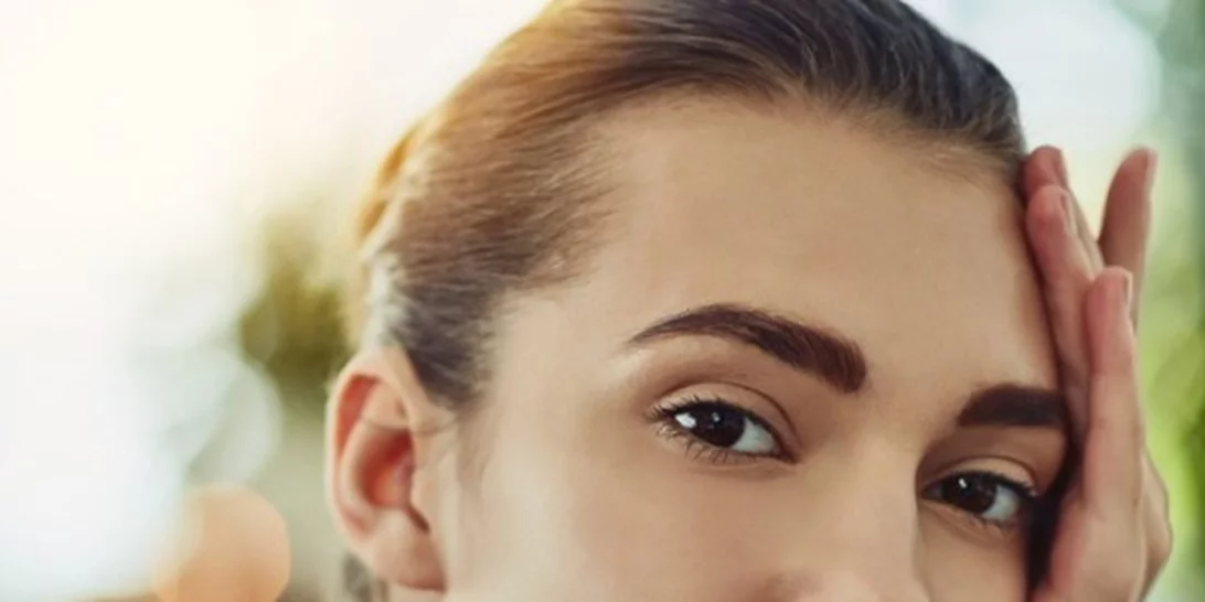 Έτσι θα σβήσεις τις κηλίδες από τον ήλιο (για κοίτα καλά το πρόσωπό σου, μήπως έχεις κι εσύ;)