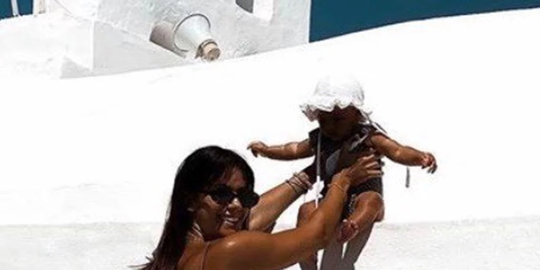 Νίκη Θωμοπούλου | Οι νέες φωτογραφίες με τη νεογέννητη κόρη της από τη Σίφνο