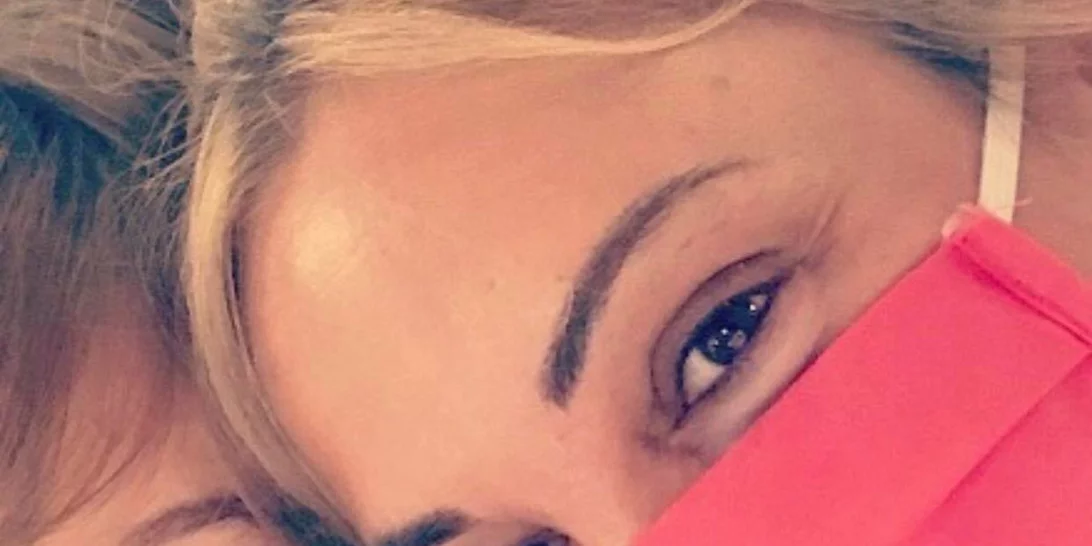 Λίνα Σακκά | Φωτογραφίζεται με τον ξανθό γιο της με μάσκες - Το δημόσιο μήνυμά της