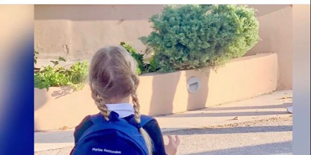 Ελένη Μενεγάκη | Φωτογραφίζει τη μικρότερη κόρη της να πηγαίνει στο σχολείο - Η πρωτότυπη τσάντα της πεντάχρονης Μαρίνας