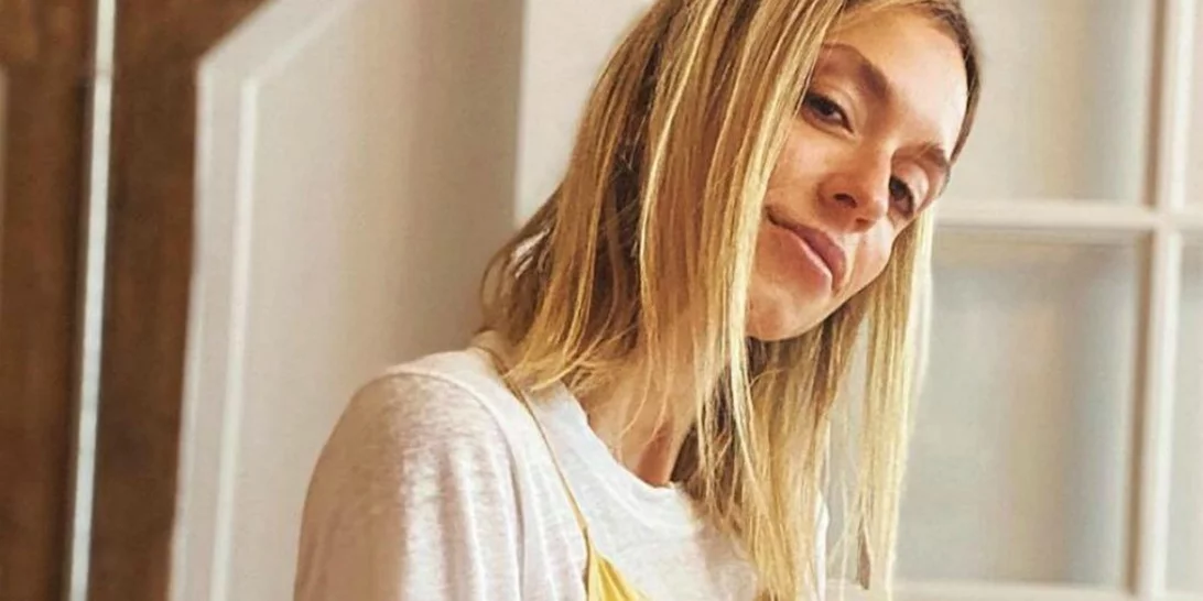 Σοφία Καρβέλα | Με φουσκωμένη κοιλιά λίγο πριν γεννήσει