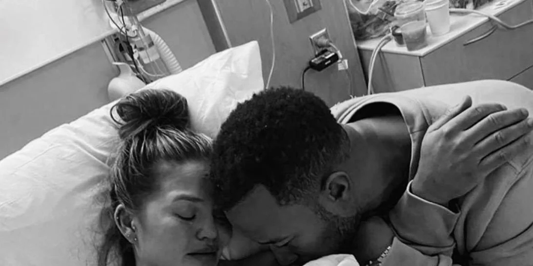 Απέβαλε η Chrissy Teigen | Οι συγκινητικές αναρτήσεις του μοντέλου