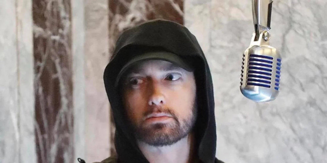 Θαυμάστρια του Eminem κατέρριψε το ρεκόρ των περισσότερων τατουάζ του ίδιου μουσικού