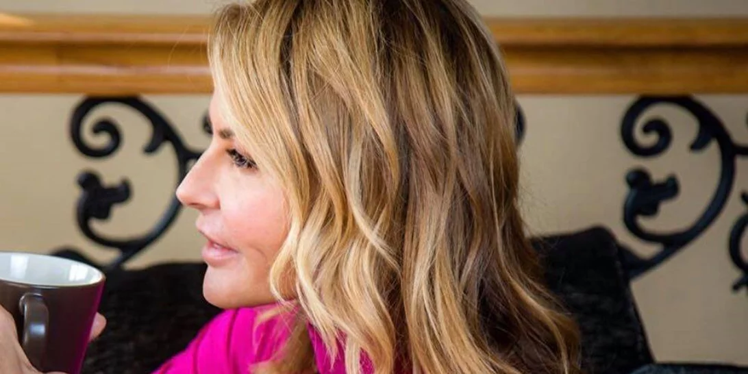 Τζένη Μπαλατσινού | Όλα τα χτενίσματα που προτιμά την περίοδο της εγκυμοσύνης της