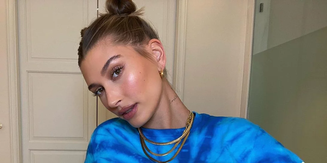 Hailey Bieber ή αλλιώς Honey Blonde | Η αλλαγή στα μαλλιά της θα μπορούσε να είναι εμπνευσμένη και από τα αρχικά της