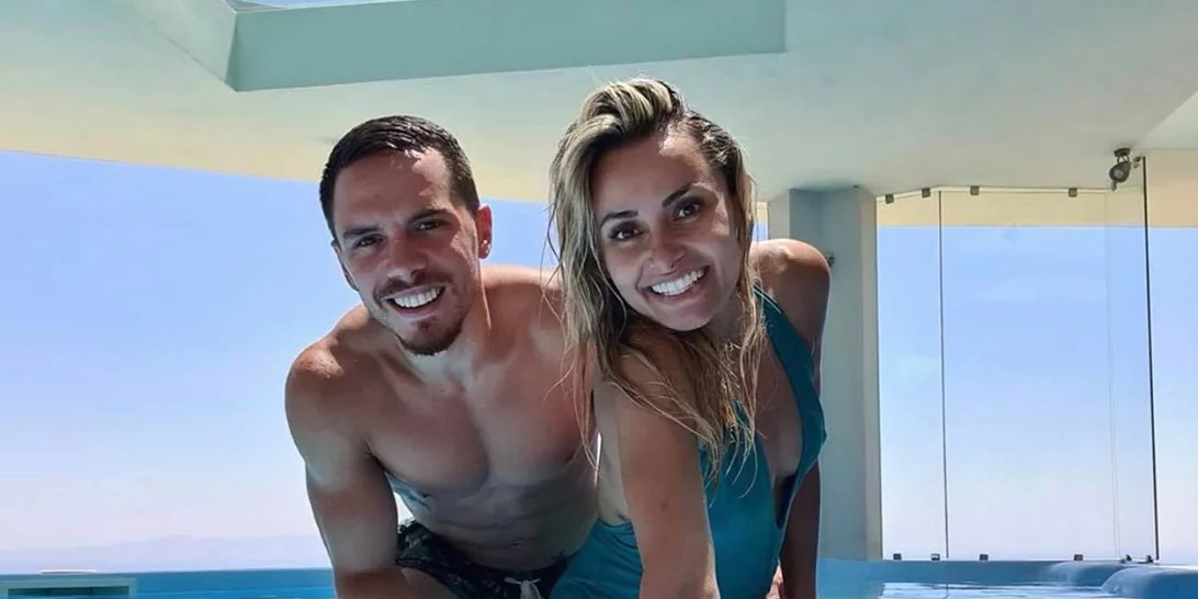 Η Βασιλική Μιλλούση ποζάρει με φουσκωμένη κοιλίτσα | Το άνετο φόρεμα που έβαλε στον έβδομο μήνα της εγκυμοσύνης της