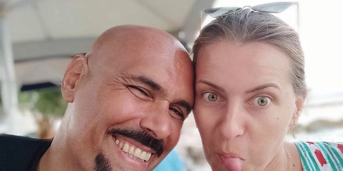 Δημήτρης Σκουλός | Φωτογραφίζει τη σύζυγό του, Τζέλα