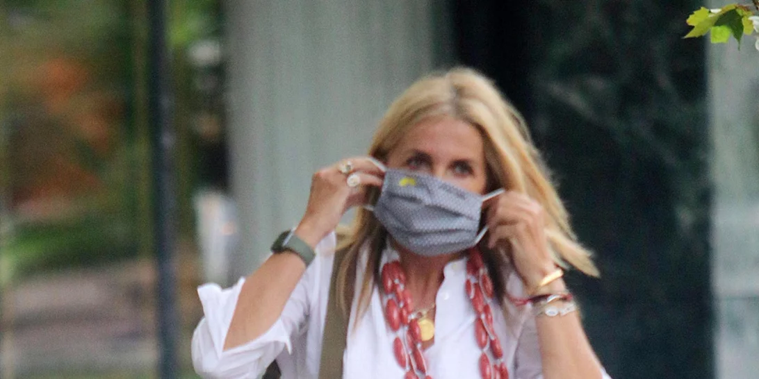 Μαρέβα Γκαμπρόφσκι - Μητσοτάκη | Βόλτα στο κέντρο της πόλης με casual look