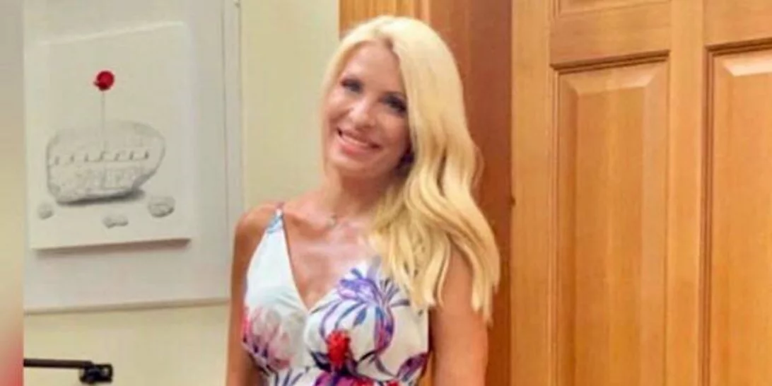 Ελένη Μενεγάκη | Φωτογραφίζεται με την κατάξανθη κόρη της, Μαρίνα, να φοράει τα τακούνια της