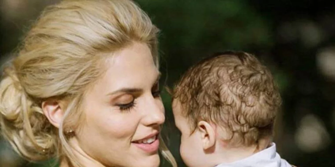 Η Μαντώ Γαστεράτου για τη μητρότητα | «Δεν αγάπησα τον γιο μου από την πρώτη στιγμή»