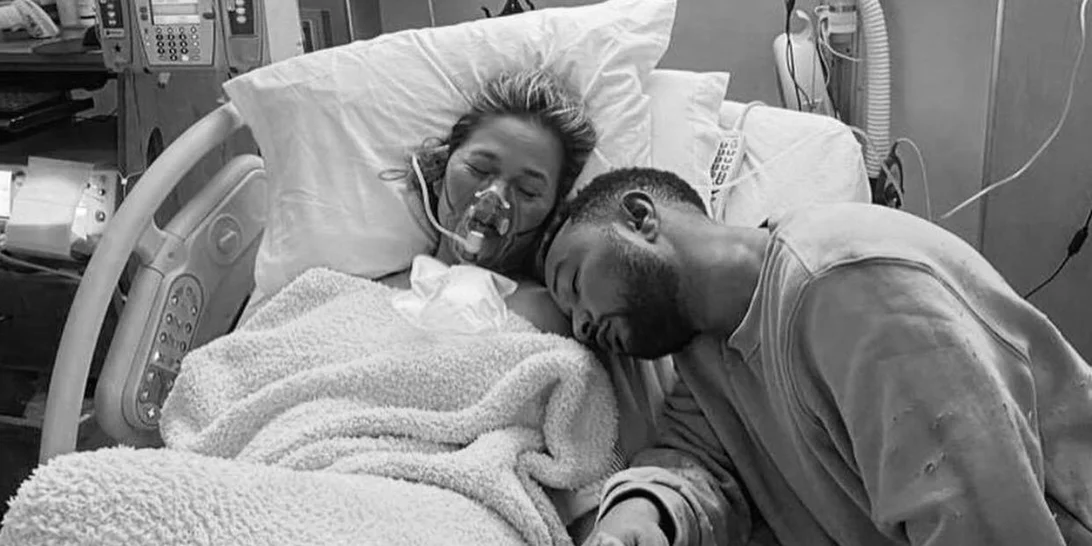 Chrissy Teigen | Το συγκινητικό κείμενο που έγραψε για την ατυχή της κύηση