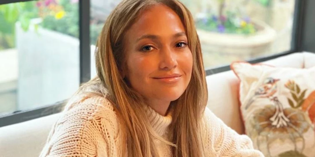 Jennifer Lopez | Στην παραλία με κόκκινο μπικίνι