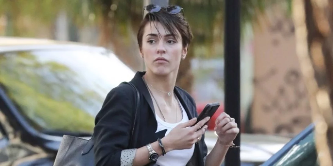 Κάτια Ταραμπανκό | Βόλτα στη Γλυφάδα - Όλες οι φωτογραφίες