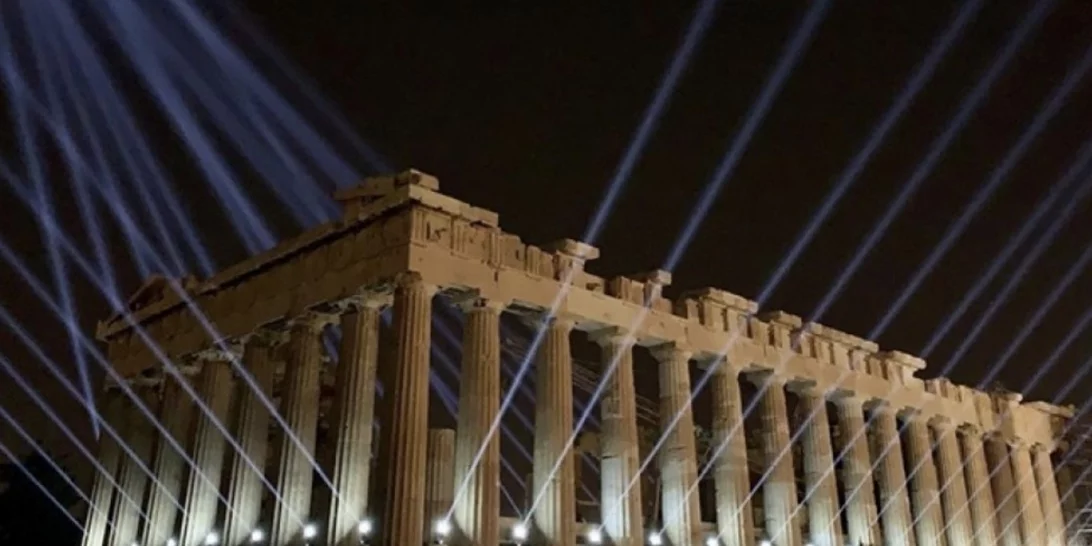 Μαγεία η Ακρόπολη | Οι καλύτερες εικόνες του νέου φωτισμού που κατέκλυσαν το instagram