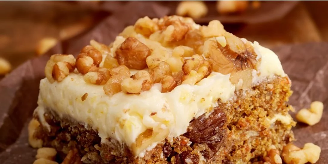 Εύκολη συνταγή | Γιαουρτένια Καρυδόπιτα