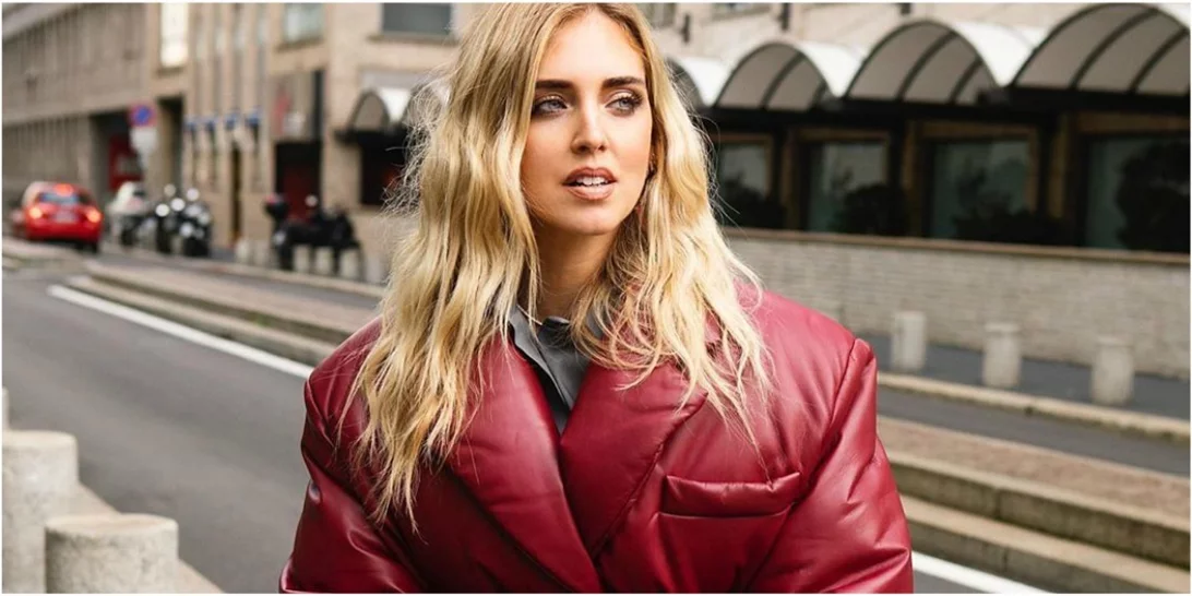 H Chiara Ferragni έκρυβε τη φουσκωμένη της κοιλίτσα με τα top πανωφόρια της σεζόν