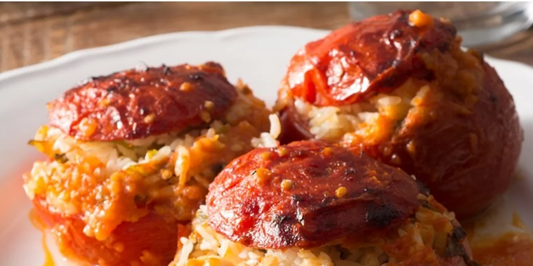 Ντομάτες γεμιστές με σουπιές