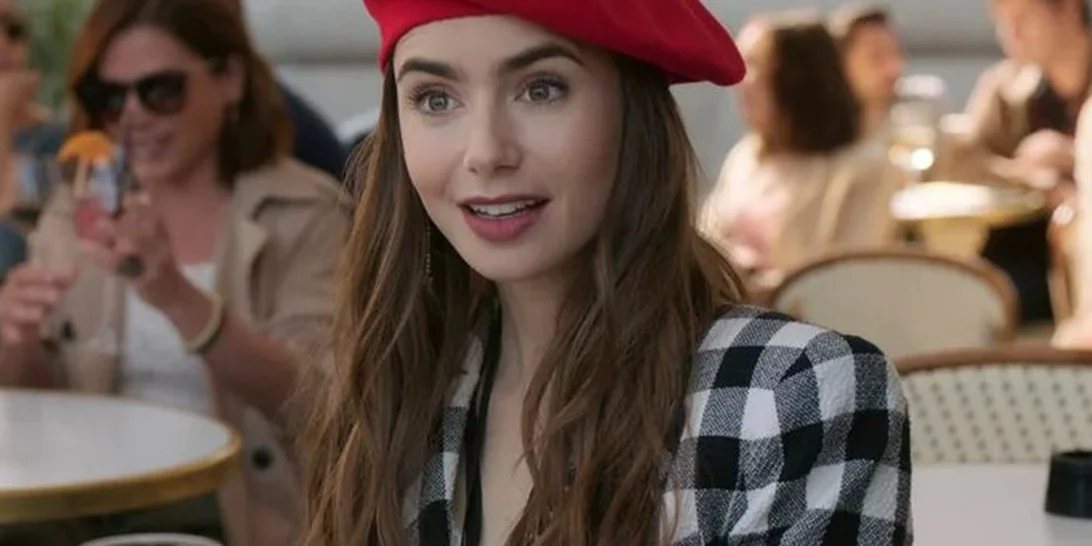 Emily in Paris | Τώρα μπορείς να αποκτήσεις τα κομμάτια που φοράνε οι πρωταγωνίστριες της σειράς