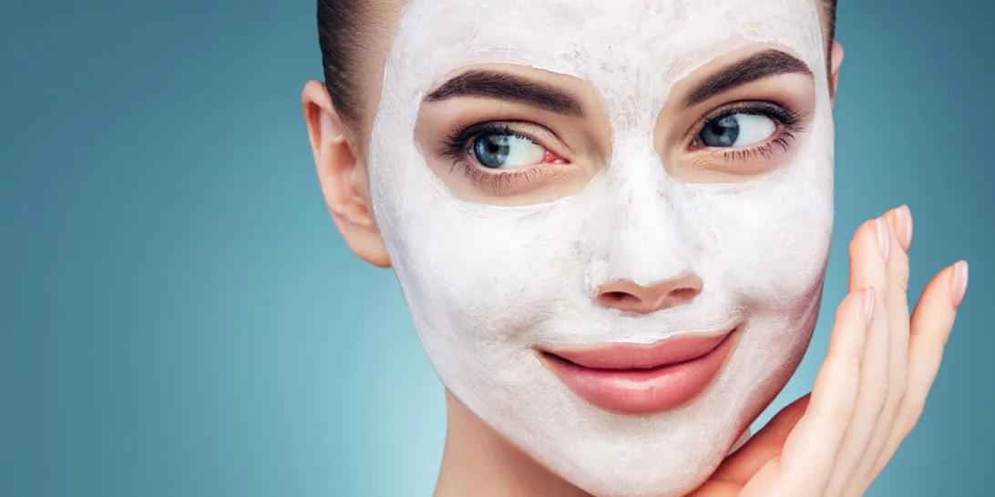 Μάσκες με γιαούρτι: Συνταγές αν έχεις ξηρότητα, ακμή ή θαμπό δέρμα