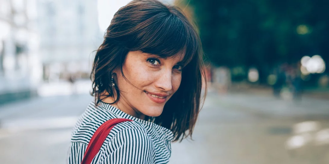 6 λάθη στη ρουτίνα ομορφιάς σου που σε κάνουν να δείχνεις πιο μεγάλη