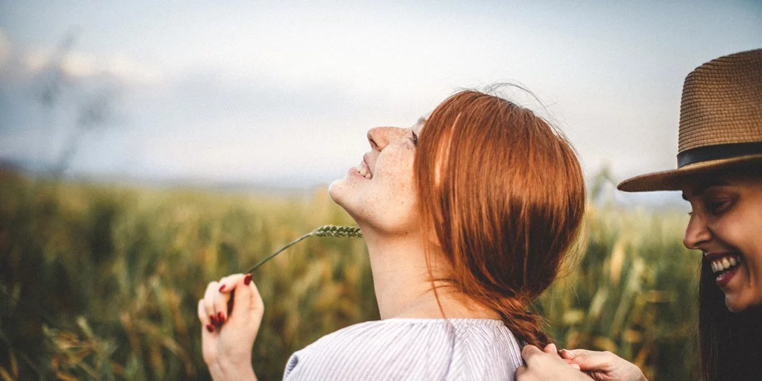 Μαλλιά χωρίς όγκο | 6 χτενίσματα που θα τα κάνουν να φαίνονται πιο πλούσια στη στιγμή