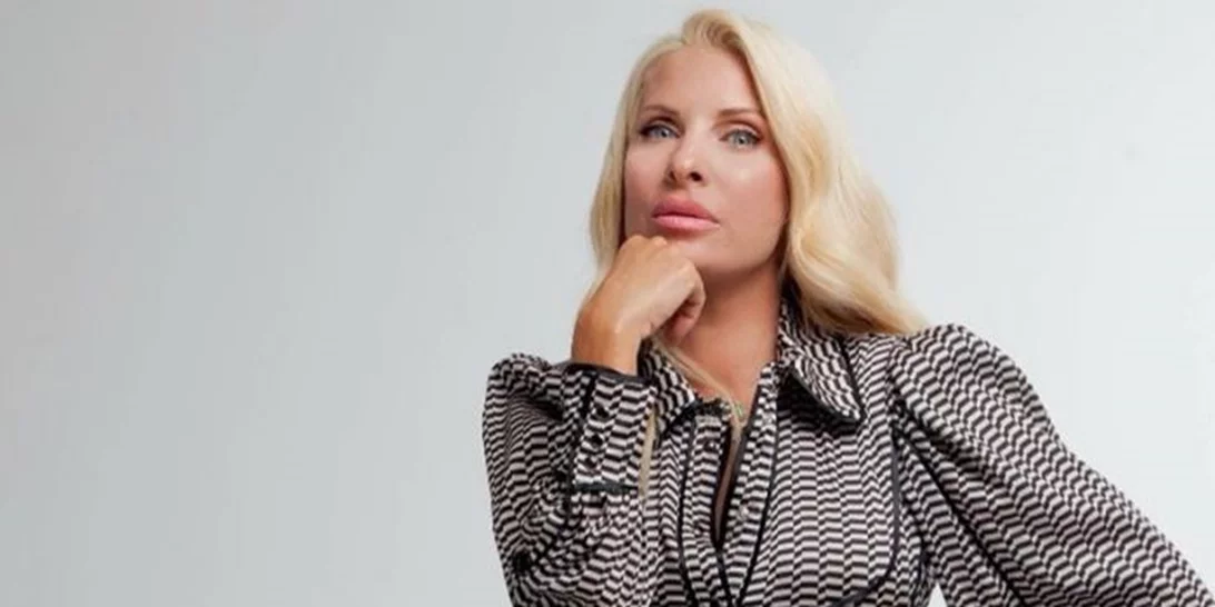 Ελένη Μενεγάκη | Η επιστροφή στην Αθήνα, η ιδιαίτερη συνάντηση & η αυστηρή προειδοποίηση